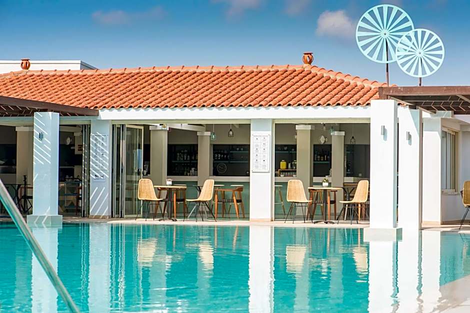 Lavris Hotels