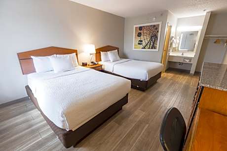 Double Room with Two Double Beds - Pet Friendly/Smoking