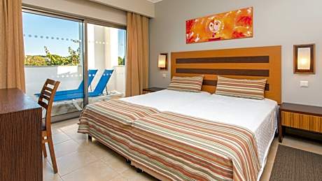 Standard Two-Bedroom Apartment with Garden View