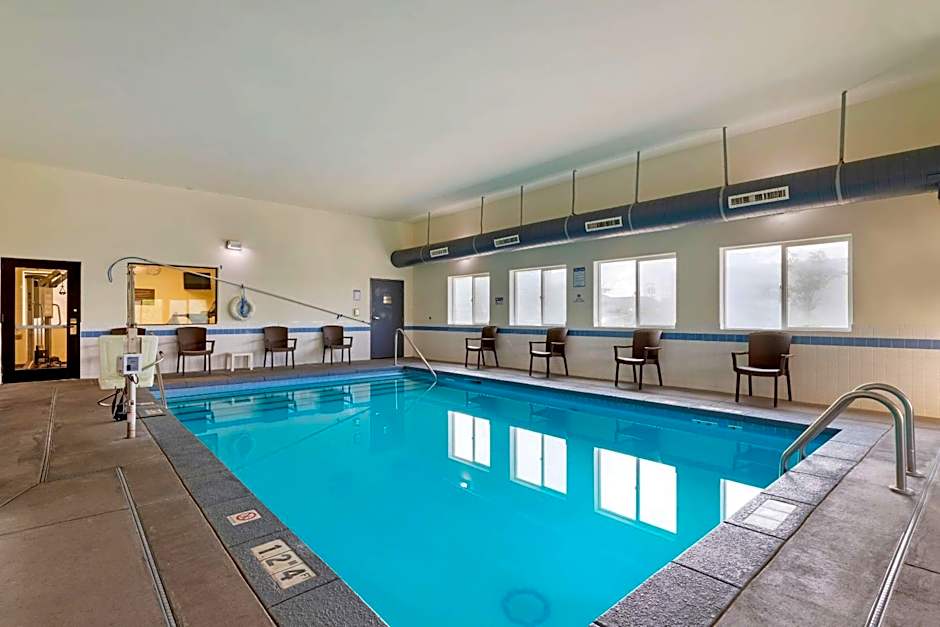 Comfort Inn & Suites Ponca City near Marland Mansion