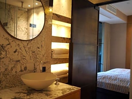 Hypernym Luxury Studio