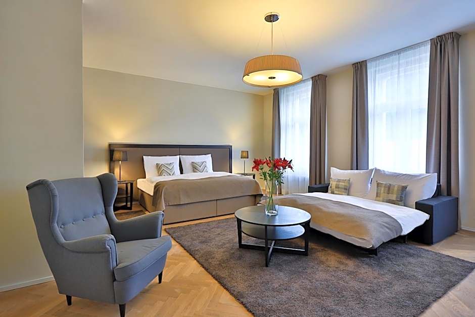 James Hotel & Apartments