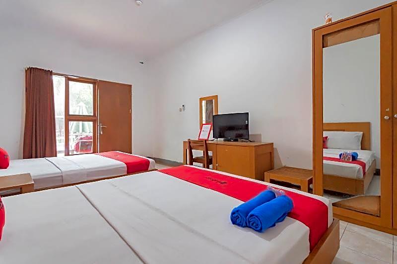 RedDoorz Plus @ Hotel Sofia Pangandaran