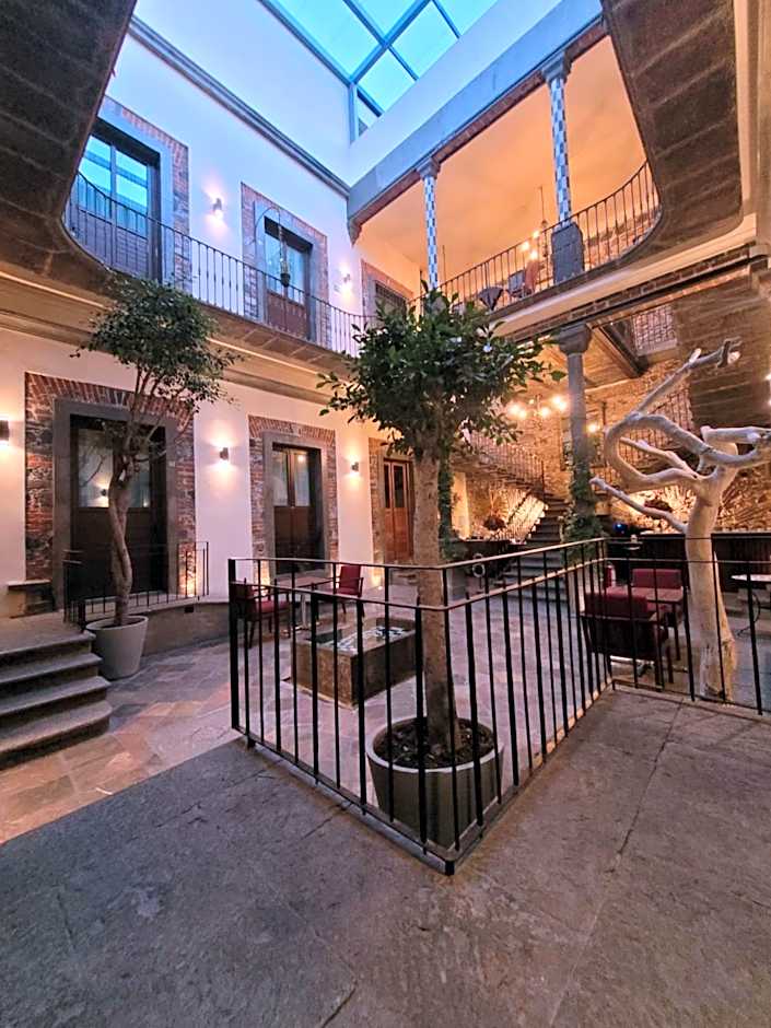 Milo Collection Hotel