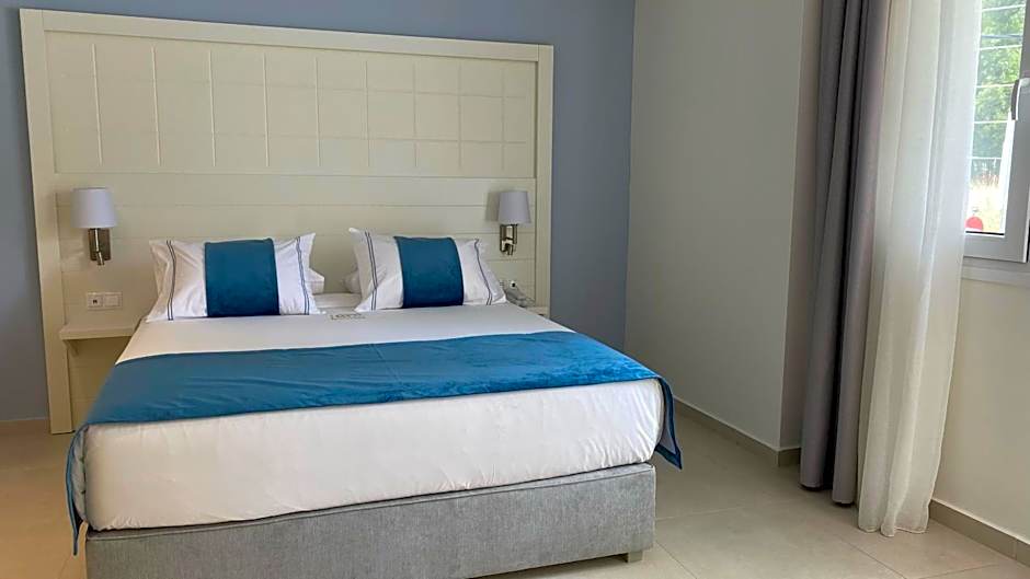 Photo 1 of 9 of Double Room