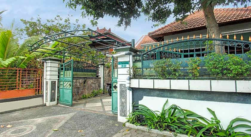 OYO Life 93247 Pondok Pariwisata