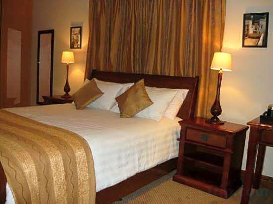 2 Leafed Doors Guesthouse