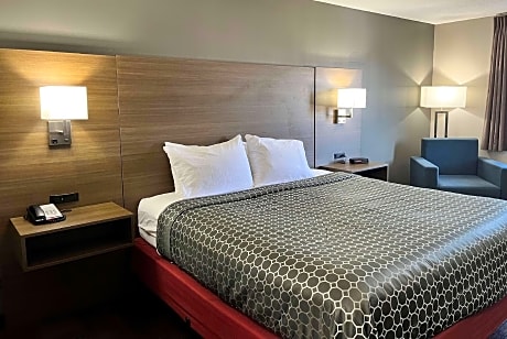 1 King Bed Mobility Accessible Room Non-Smoking