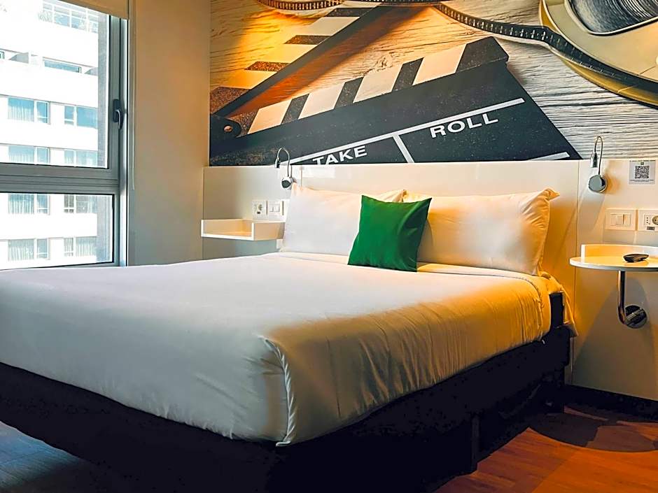 ibis styles Montevideo Biarritz