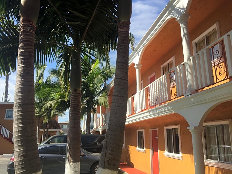 Paradise Inn & Suites