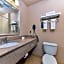 Holiday Inn Express & Suites Junction City By IHG