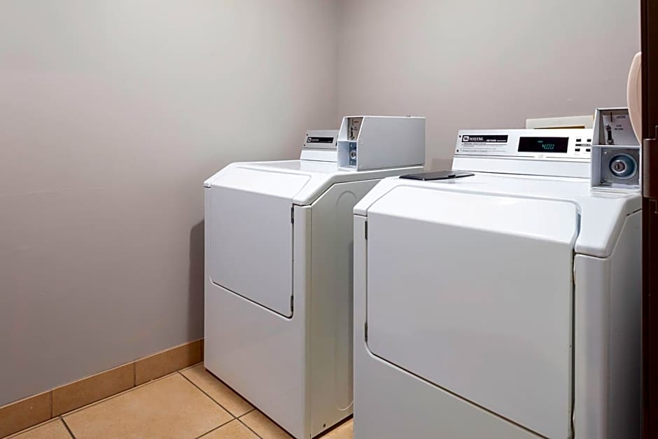 HOLIDAY INN EXPRESS & SUITES ROANOKE RAPIDS By IHG