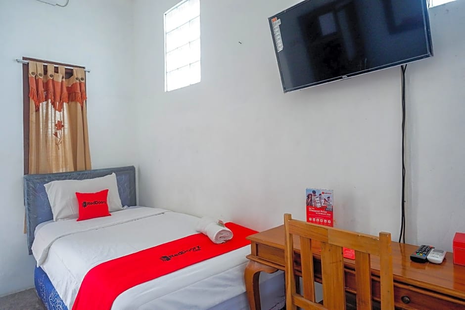 RedDoorz Syariah @ Elga Sastro Inn Malioboro