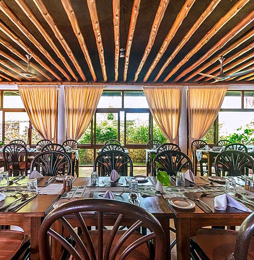 Travellers Beach Hotel & SPA