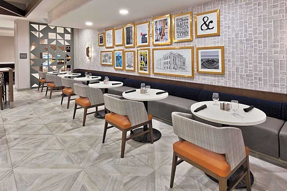 DoubleTree by Hilton Dothan, AL