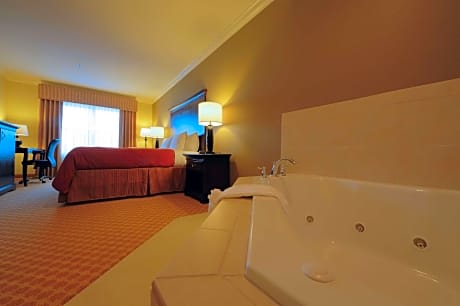 King Room with Whirlpool - Disability Access/Non Smoking/Interior Hall