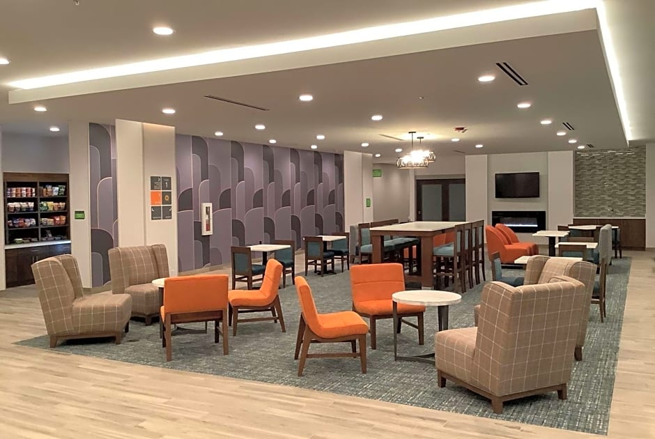 La Quinta Inn & Suites by Wyndham Littleton/Red Rocks