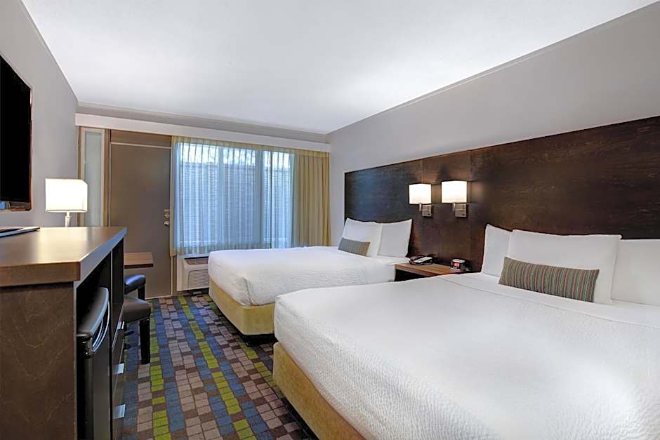Days Inn by Wyndham Victoria Airport Sidney