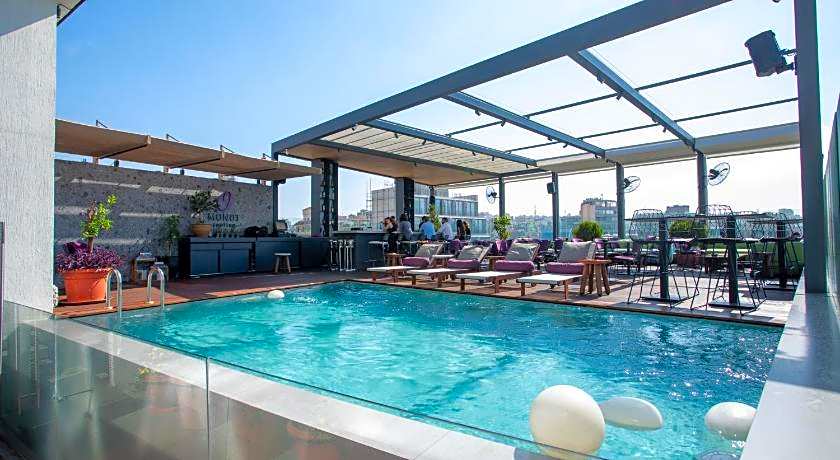 O Monot Luxury Boutique Hotel