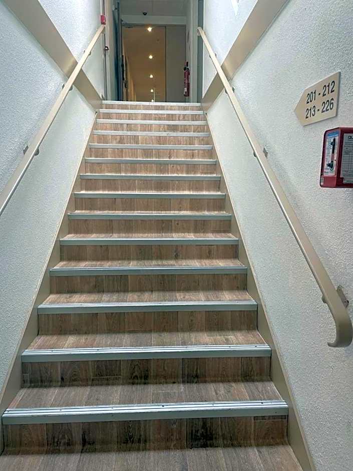 Lemon Hotel Plan de Campagne Marseille