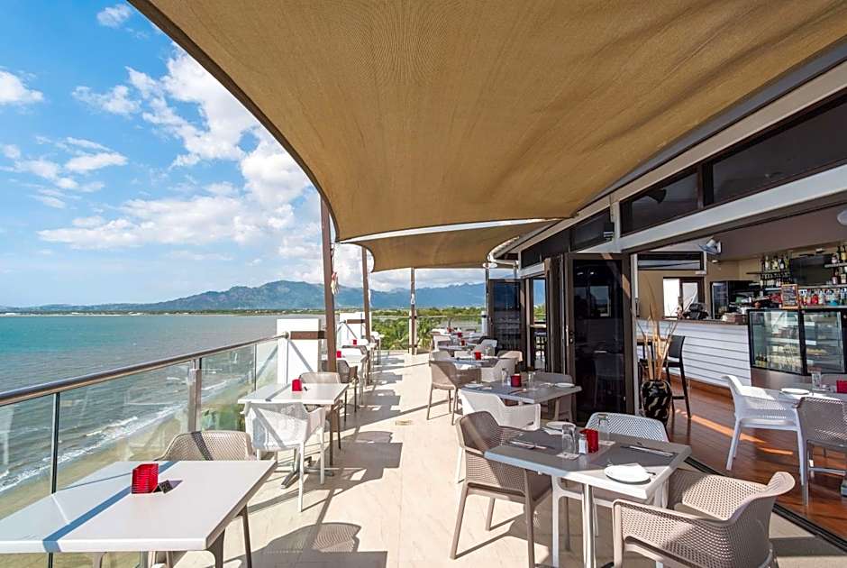 Ramada Suites by Wyndham Wailoaloa Beach Fiji