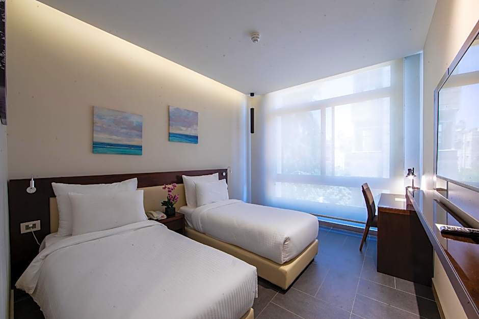 The Compass Hotel