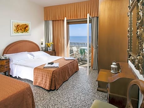 Double or Twin Room with Bathroom