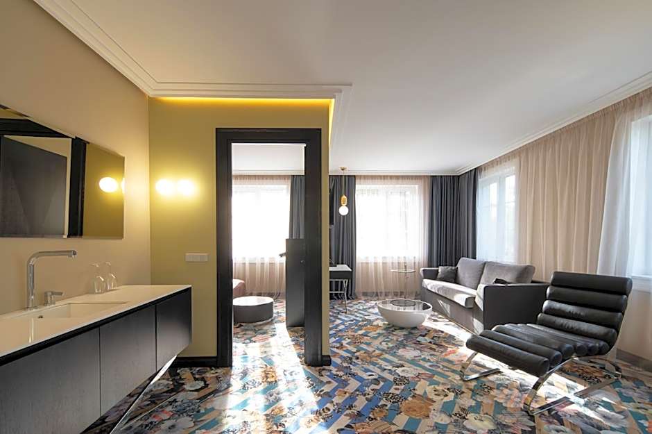 Amsterdam Plaza Hotel & SPA