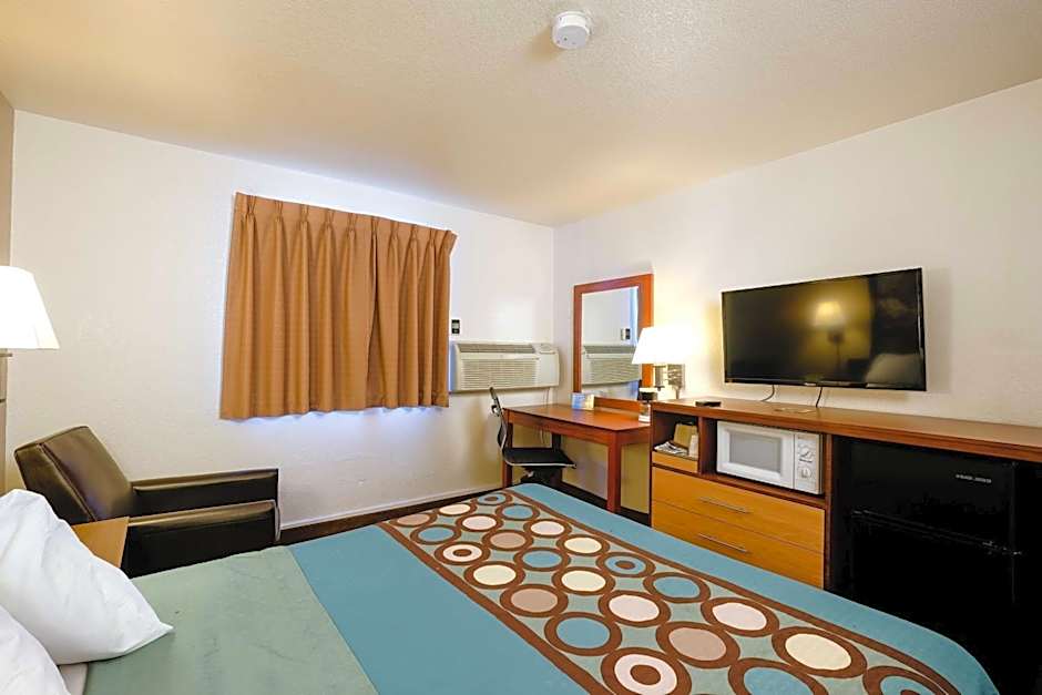 Super 8 by Wyndham Las Cruces/White Sands Area