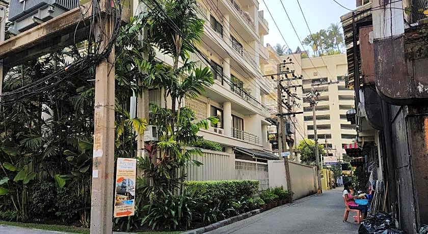 14 Place Sukhumvit Suites