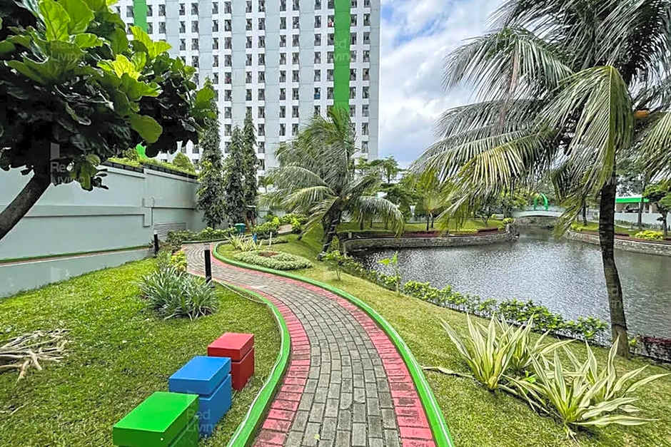RedLiving Apartemen Green Lake View Ciputat - Hanna Property Tower B