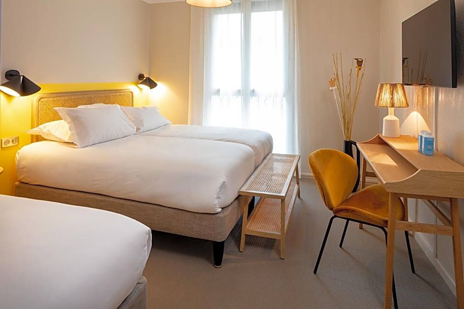 Photo 1 of 4 of Triple Room