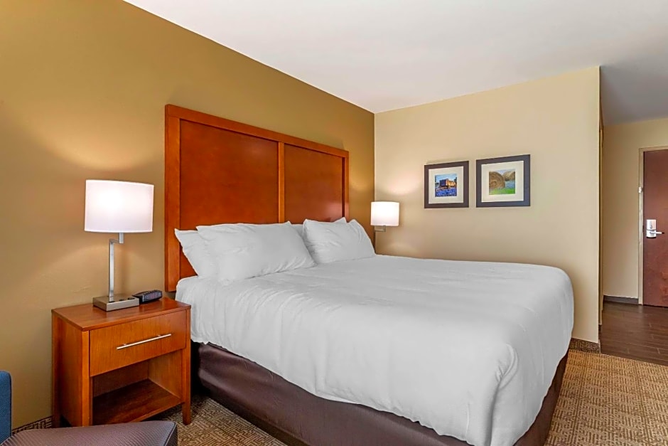 Comfort Inn & Suites