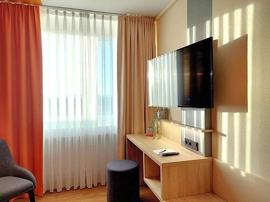 Heinrich Pesch Hotel