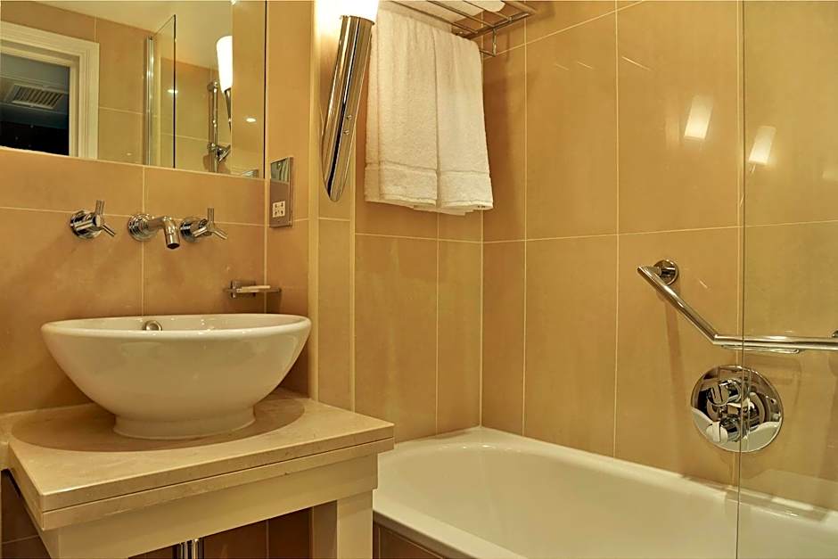 Park Grand London Heathrow