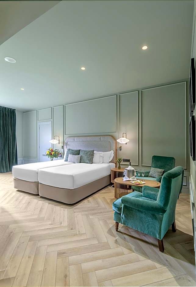 Photo 1 of 1 of Junior Standard Suite
