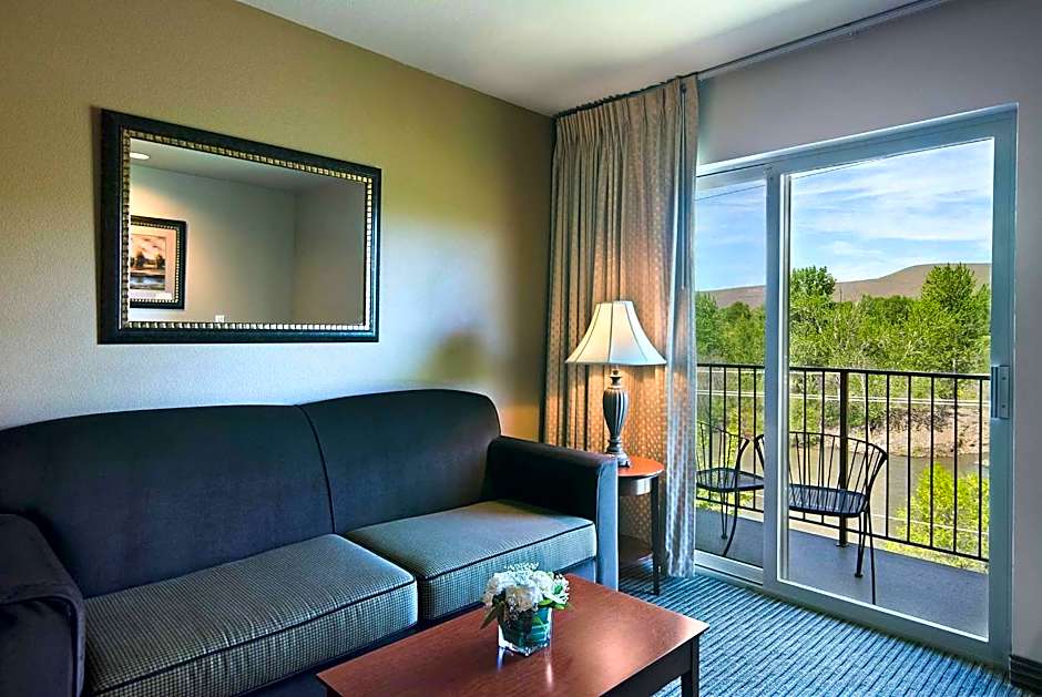Oxford Suites Yakima