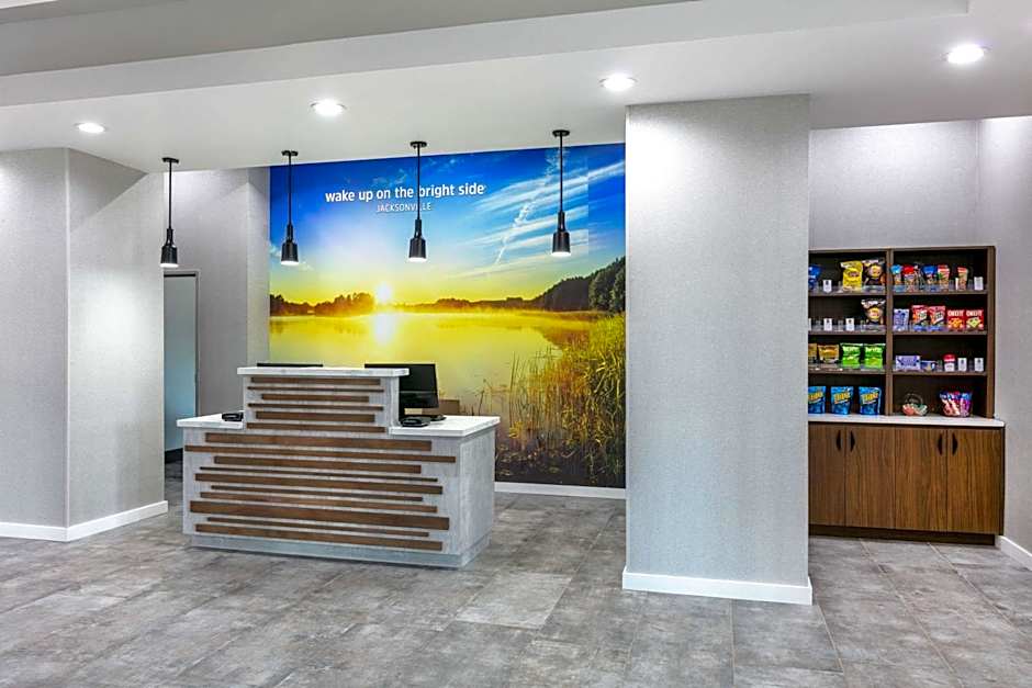 La Quinta Inn & Suites by Wyndham Jacksonville TX