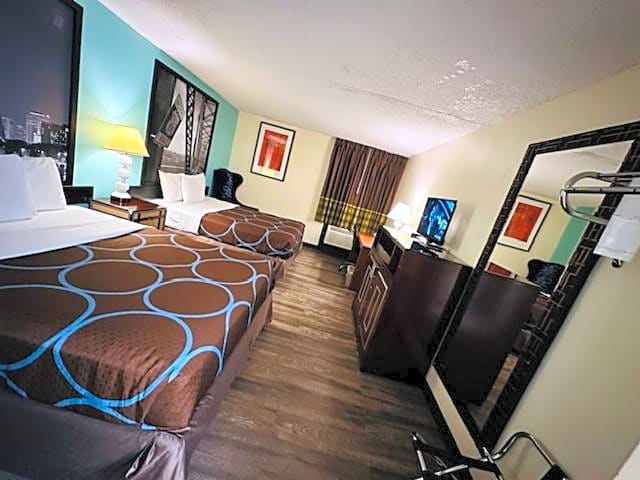 Super 8 by Wyndham Branson/Andy Williams Theatre