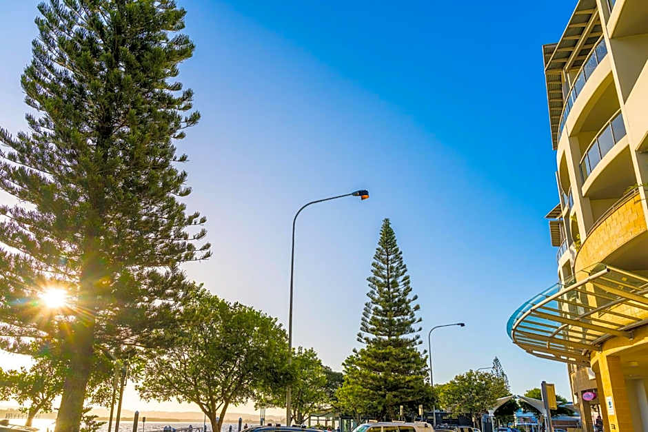 Riverside Holiday Apartments