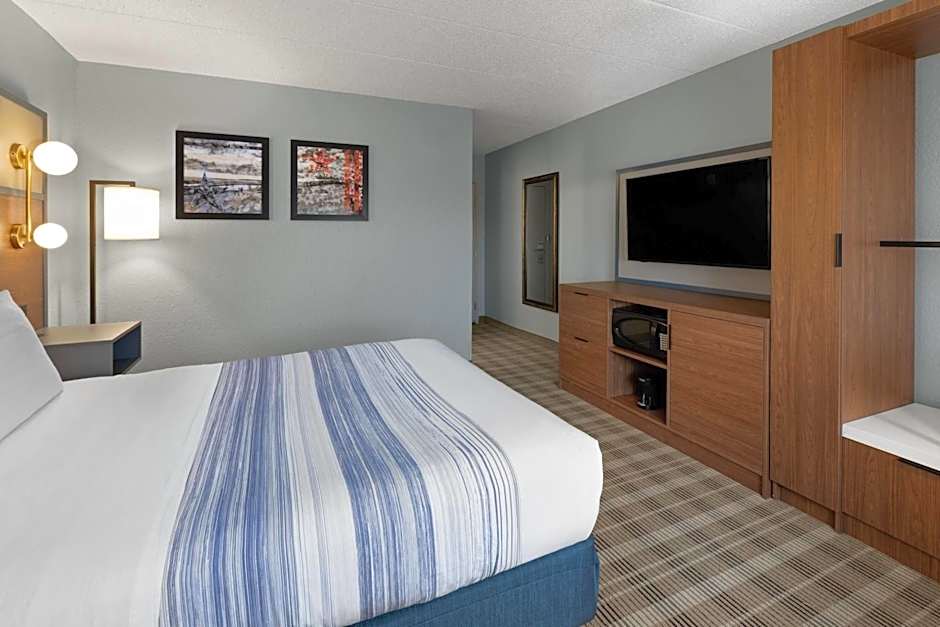 AmericInn by Wyndham Chippewa Falls