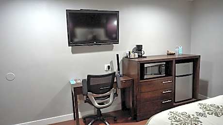 Standard Queen Room with Two Queen Beds - Non-Smoking