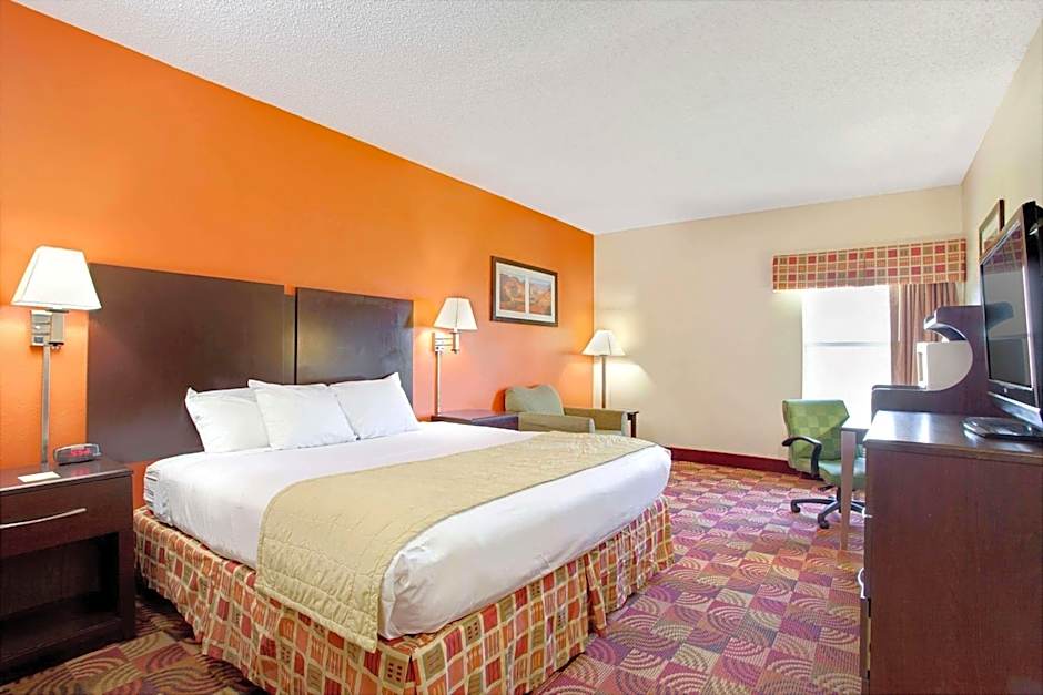 Days Inn & Suites by Wyndham Ridgeland