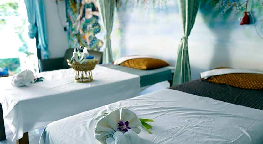 Baan Kamala Backpacker