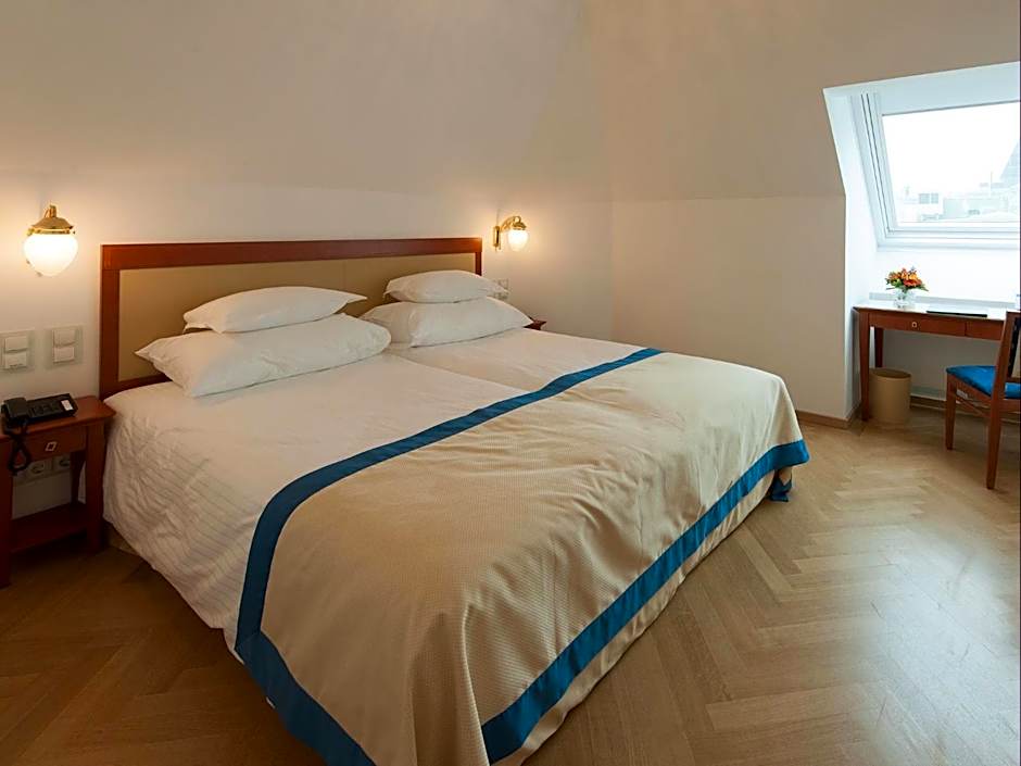 Hotel Ambassador