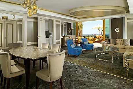 Honeymoon Suite, Club Lounge Access, 1 Bedroom Suite, 1 King, River View, Terrace, Whirlpool
