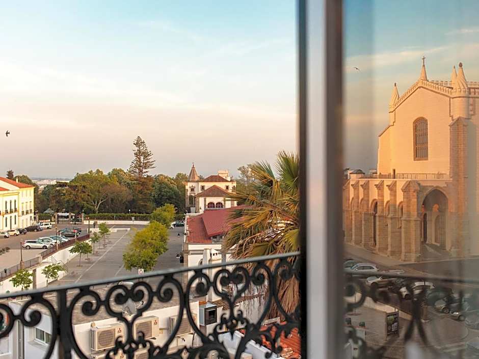 Heaven Inn Suites & Terrace