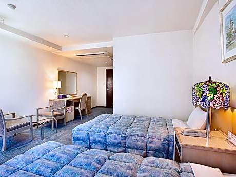 Twin Room - Non-Smoking
