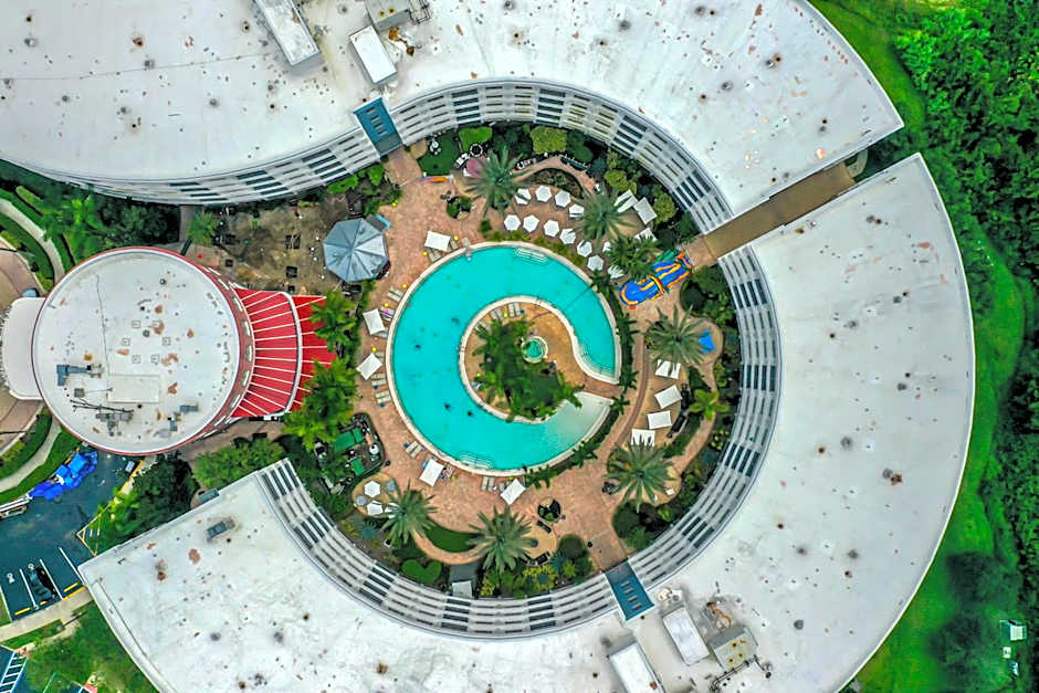 Pet friendly in Orlando area near Disney and ESPN Center