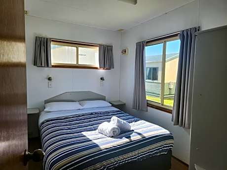Eden Monaro Two-Bedroom Villa - Pet Friendly (6 Guests)
